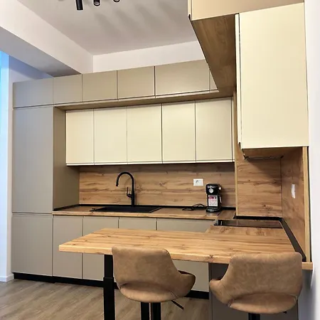 Appartement Aurora With Balcony And Private Parking *