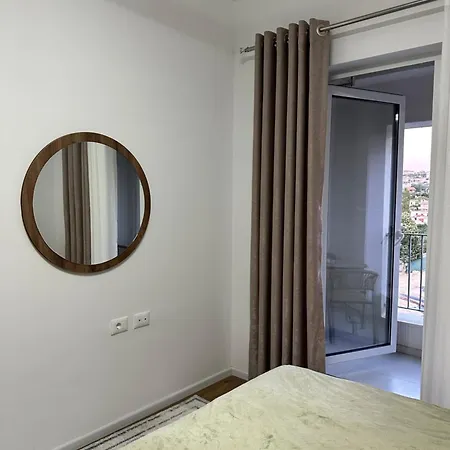 Aurora With Balcony And Private Parking Appartement *