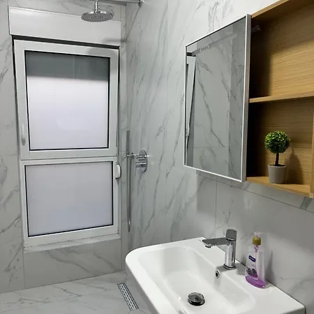 Aurora With Balcony And Private Parking Appartement Tirana